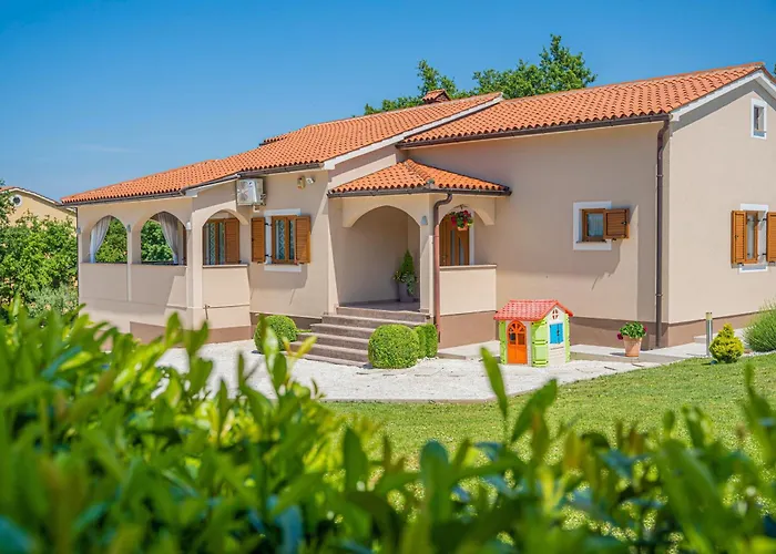 Villa Božac in Cukrići - Haus für 6 Personen